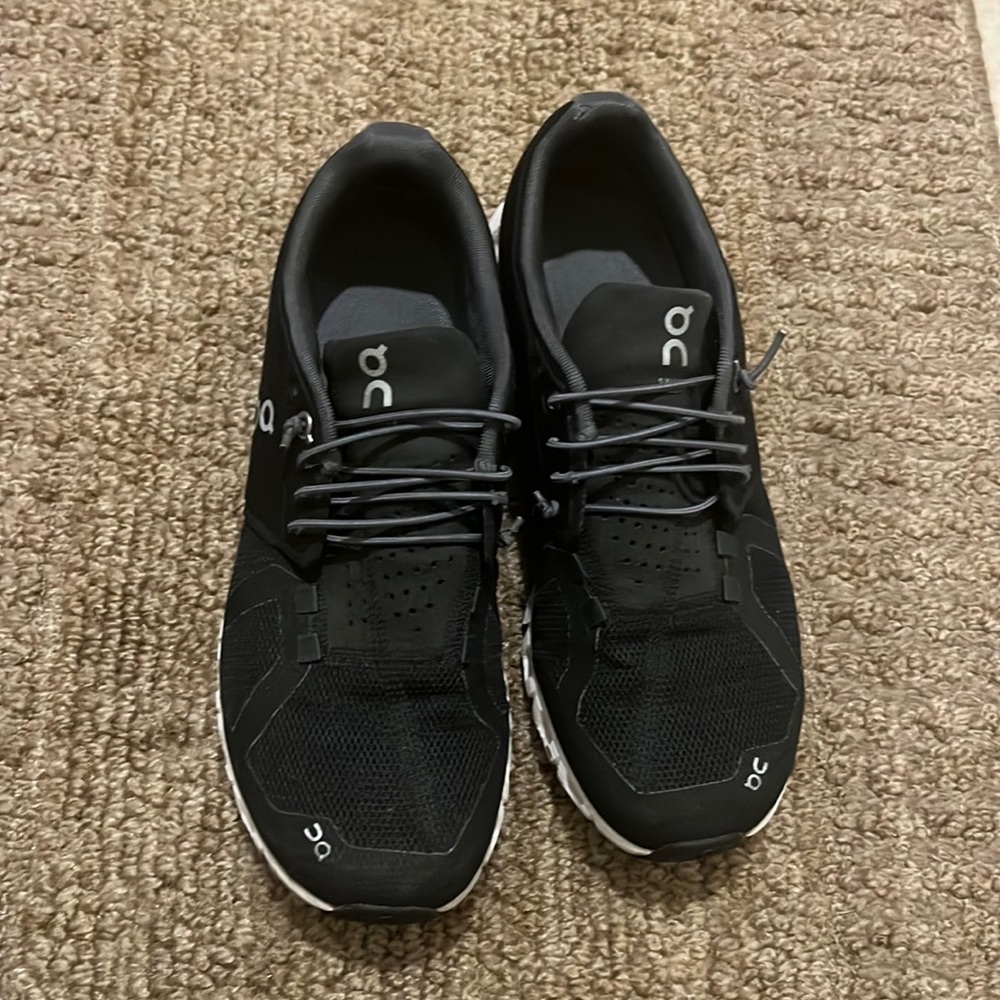 On running shoes. Size 39.5
